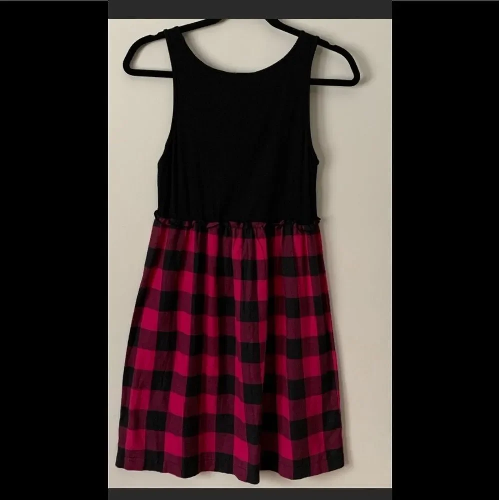 Pink Rose red/pink/black square sleeveless, pockets on the bottom, S girls)